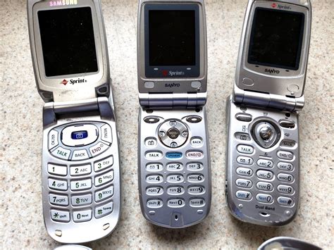Two years later, Sanyo and Sprint teamed up to release the first camera phone in the US. . Old sprint flip phones